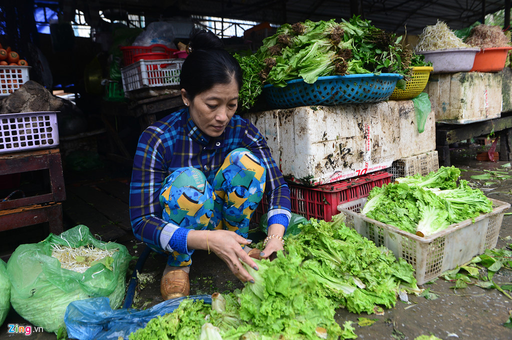 Đất Mũi nhộn nhịp trở lại sau bão Tembin